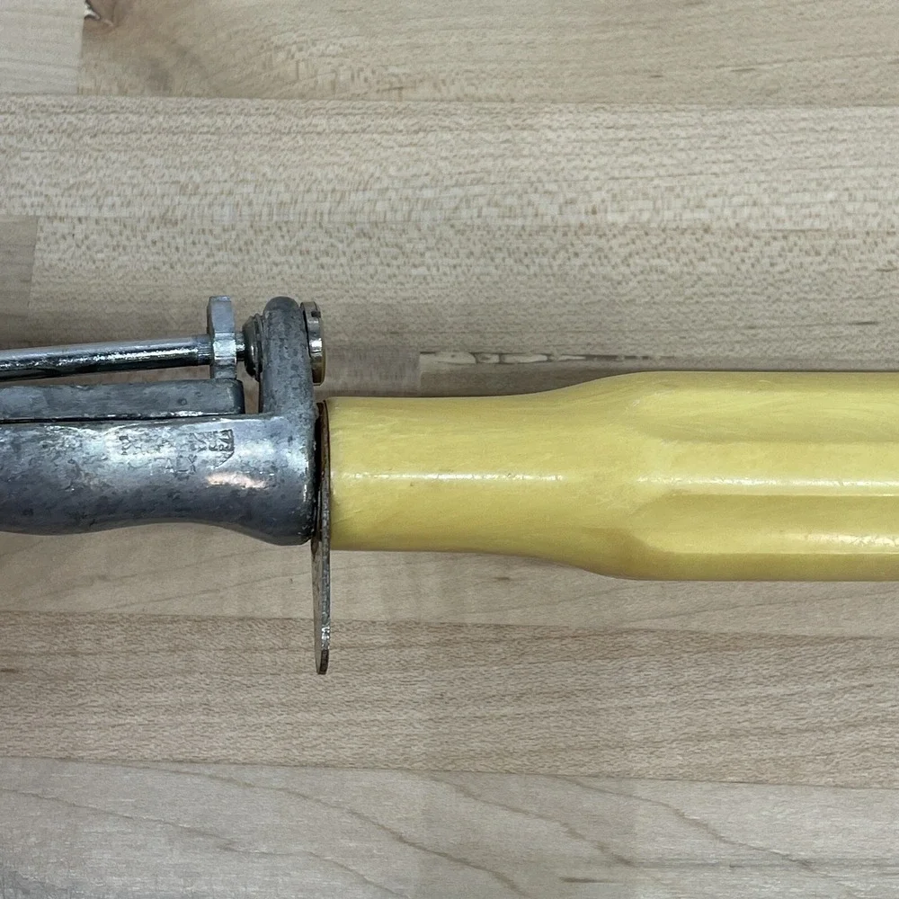 Vtg Ice Cream Scoop‎ Vintage Progressus Italy Yellow Handle Parlor Serving Heavy